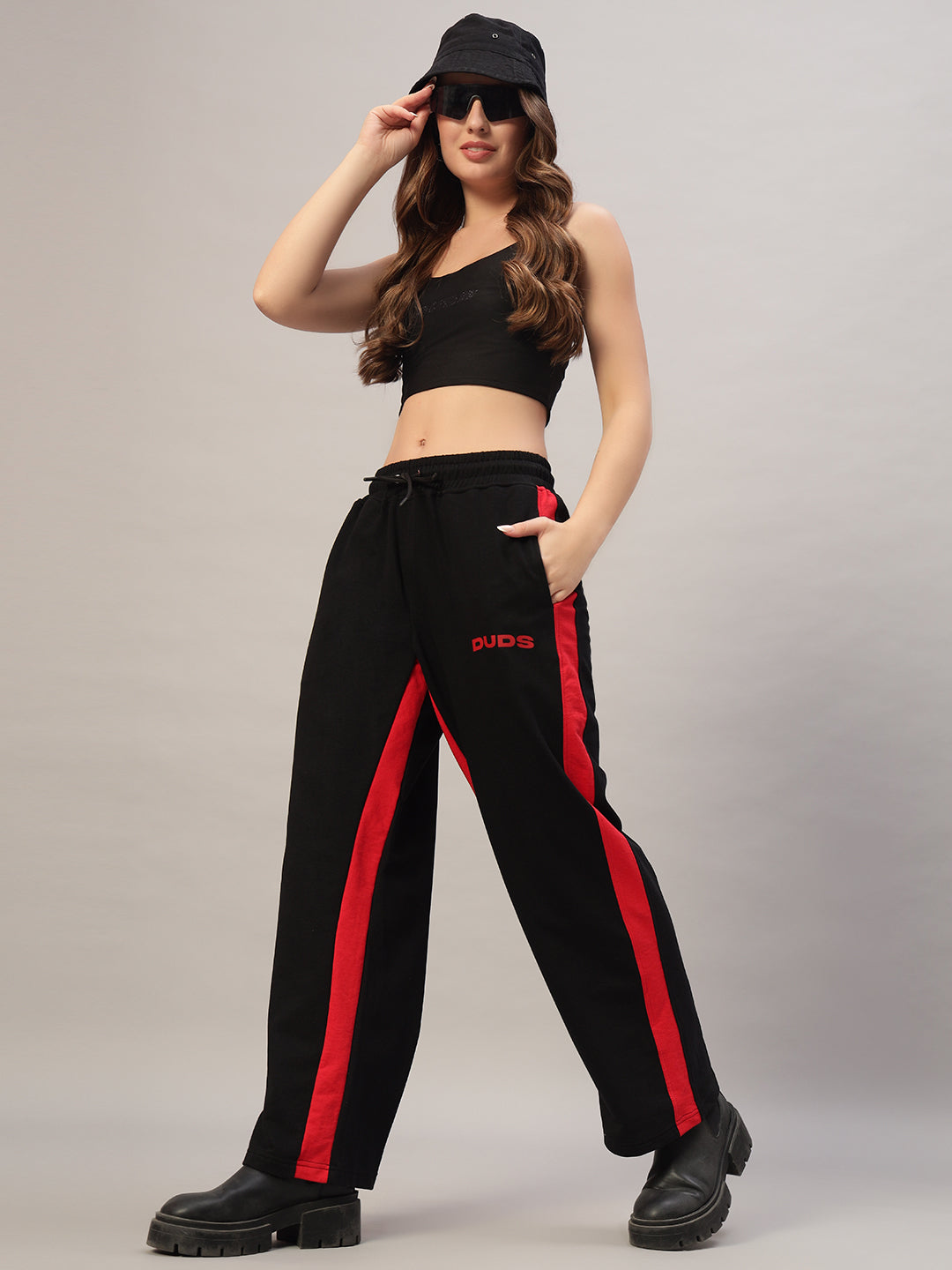 WOMEN'S SIDE SEAM BAGGY JOGGERS (BLACK-RED)