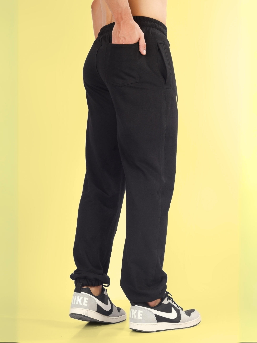 TOM & JERRY RELAXED PANT JOGGER (BLACK)