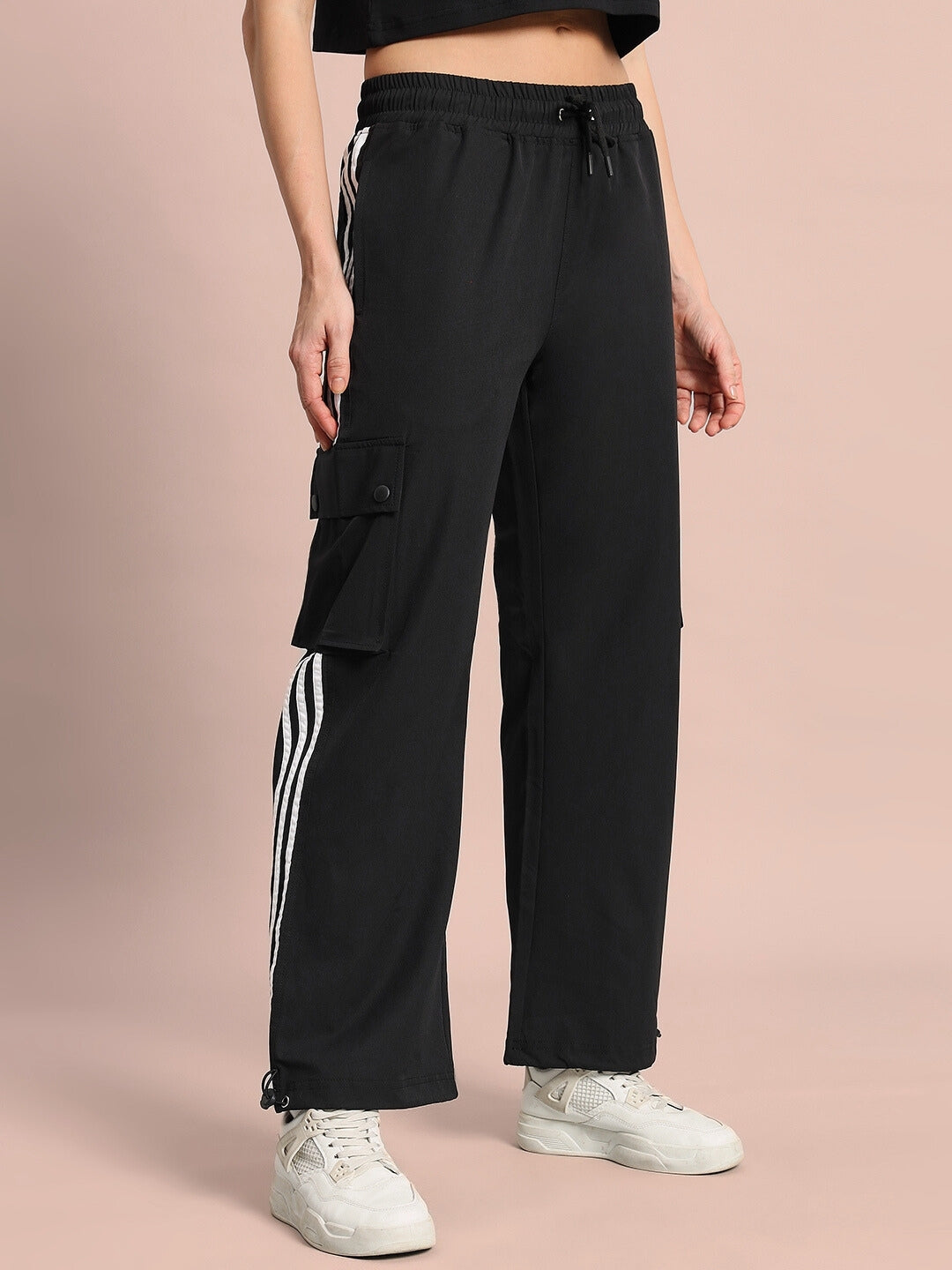 WOMEN'S NOVA RELAXED FIT CARGO PANTS (BLACK)