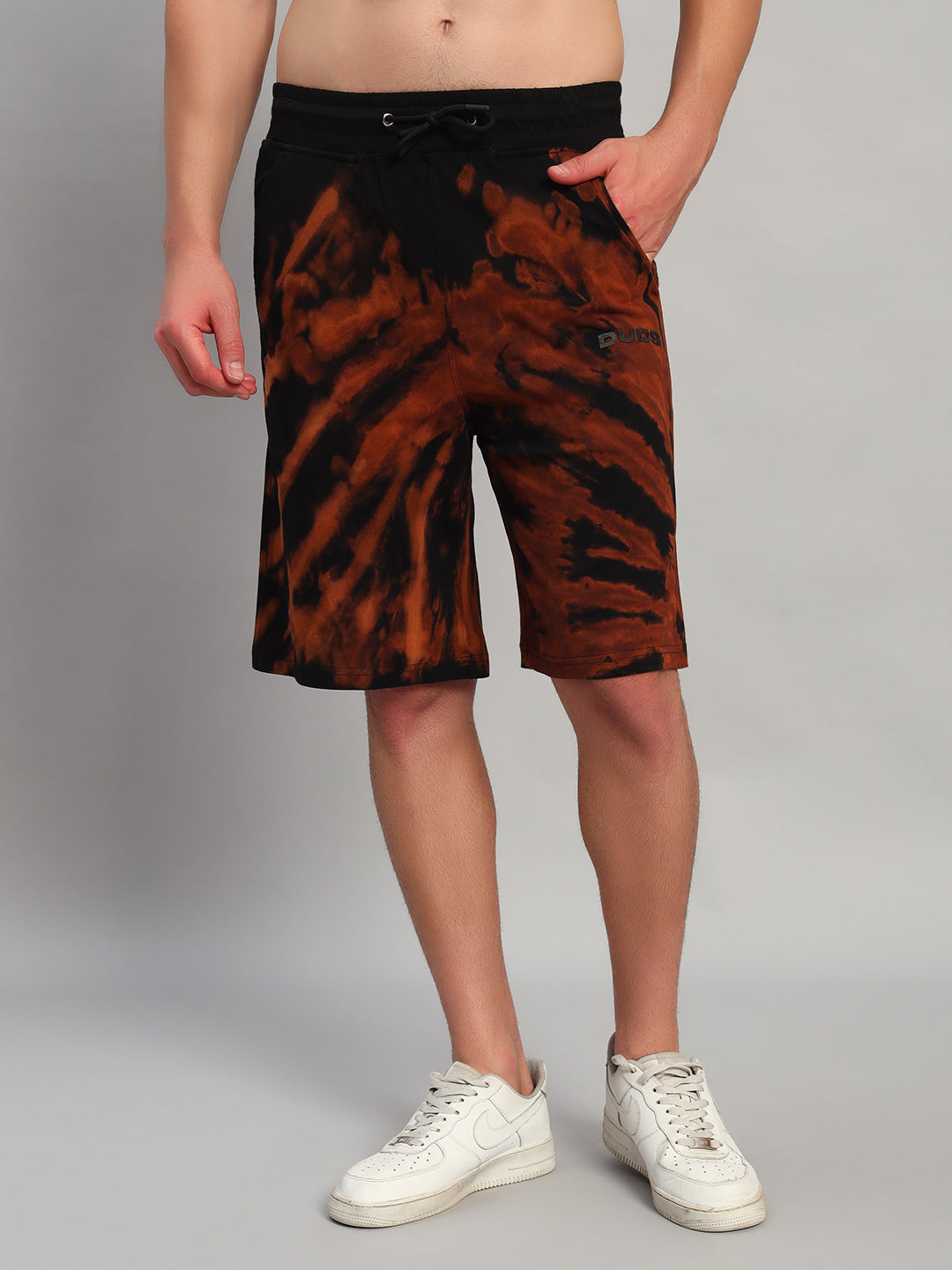 HUSTLER REGULAR FIT TIE-DYE SHORTS (BLACK)