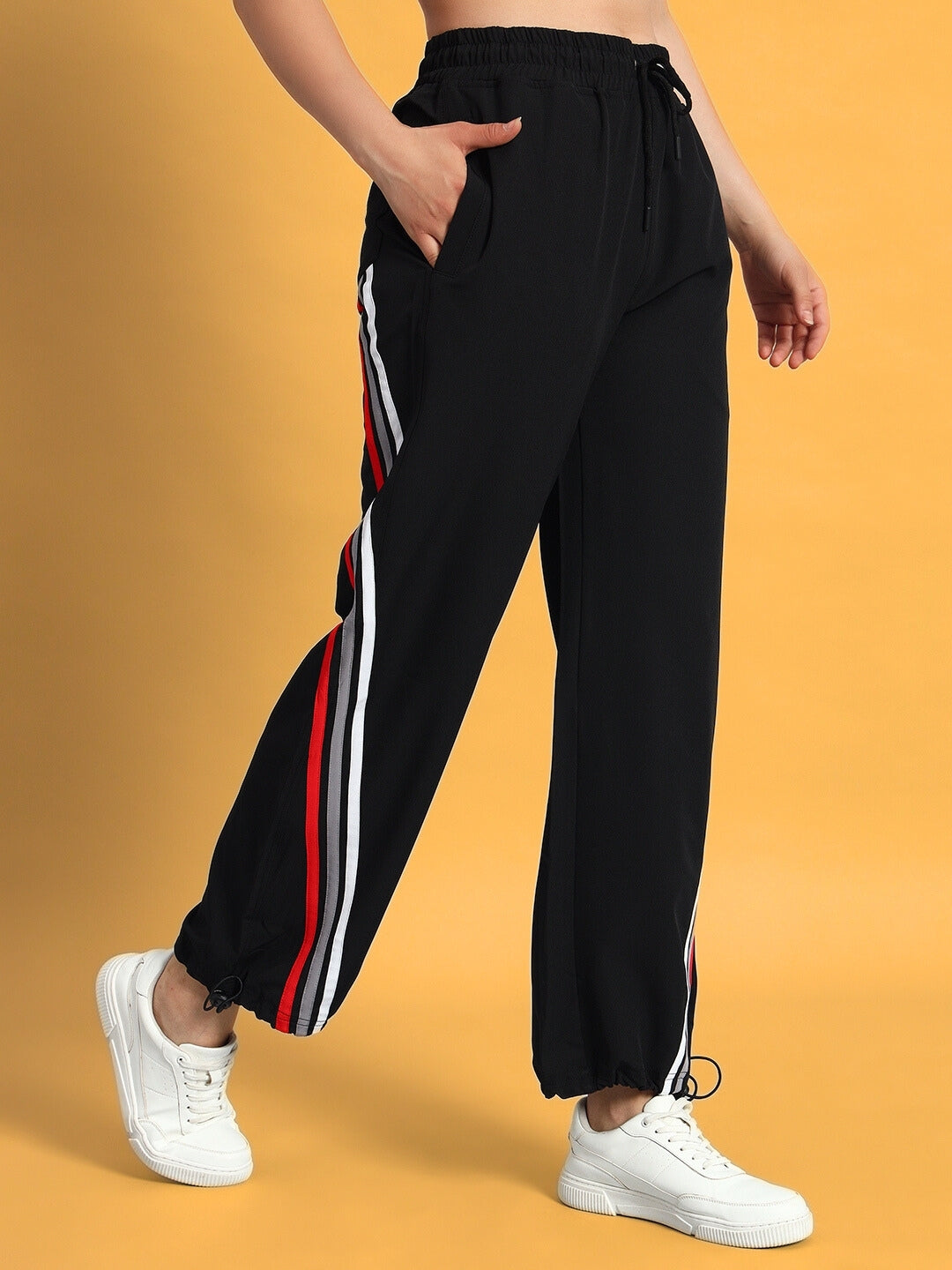 WOMEN'S DOBBIN RELAXED FIT JOGGER (BLACK)