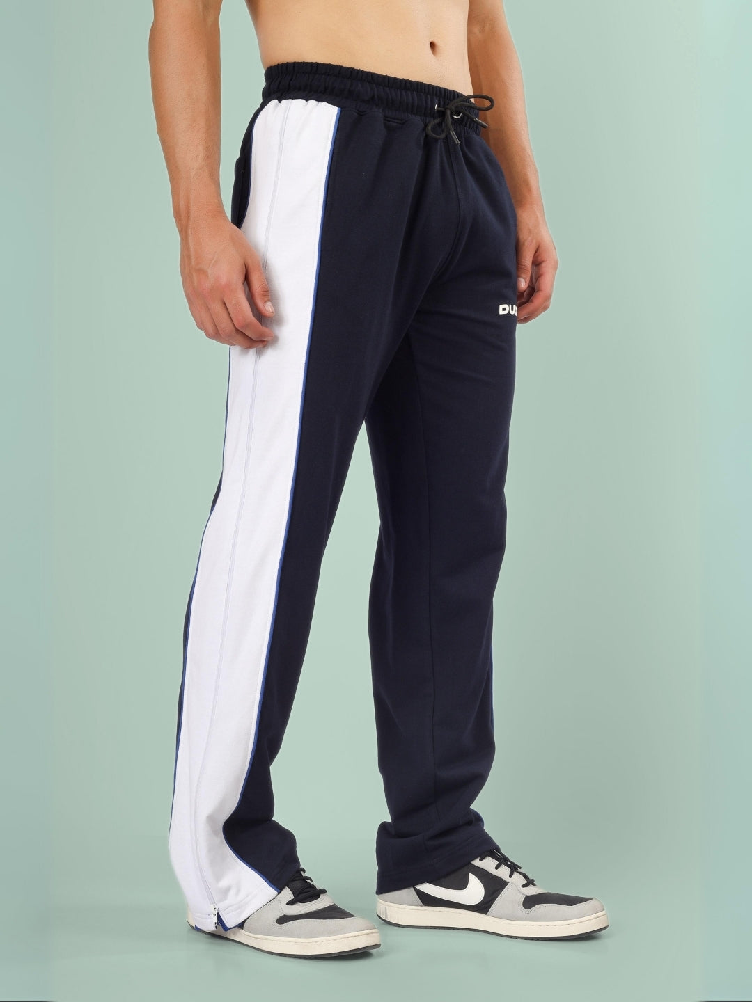 TRIUMPH MULTI ZIPPER JOGGERS (BLACK R BLUE)