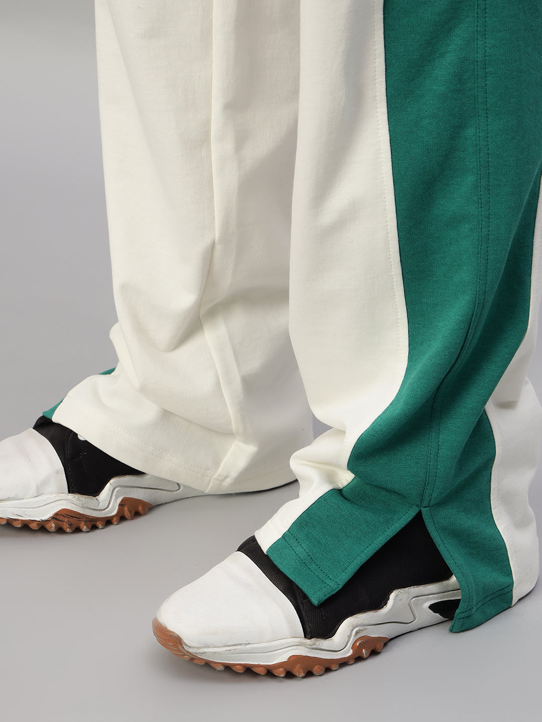 ZINGY JOGGER (OFF WHITE-TEAL)