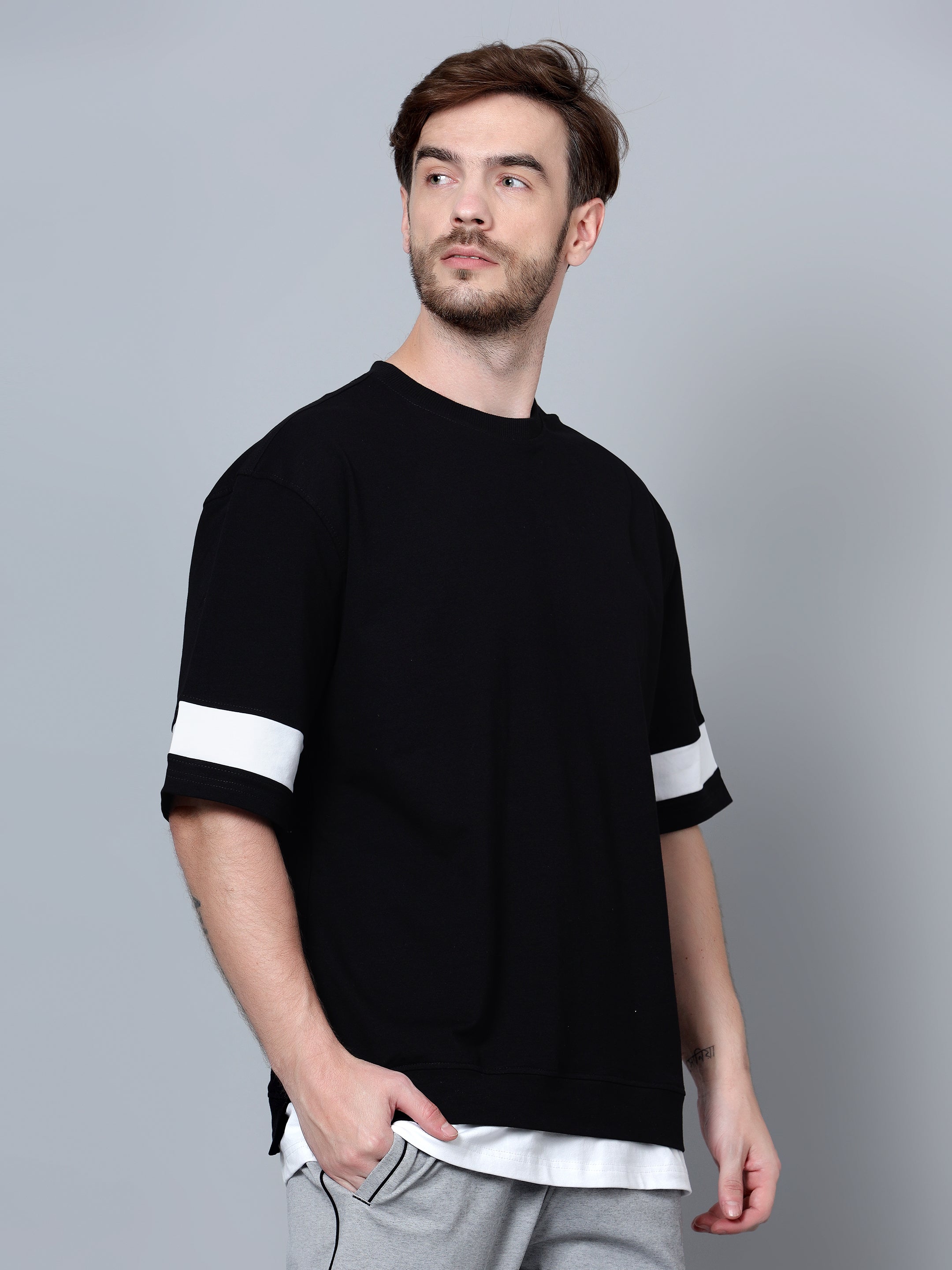 Black & White Over-Sized T-Shirt - Wearduds