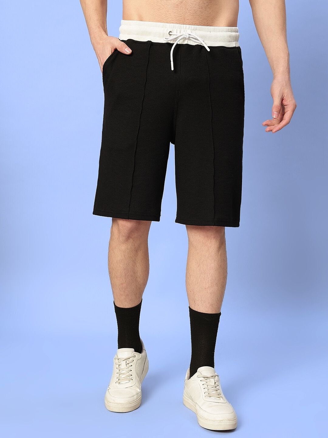 ROBSON REGULAR FIT SHORTS (BLACK)