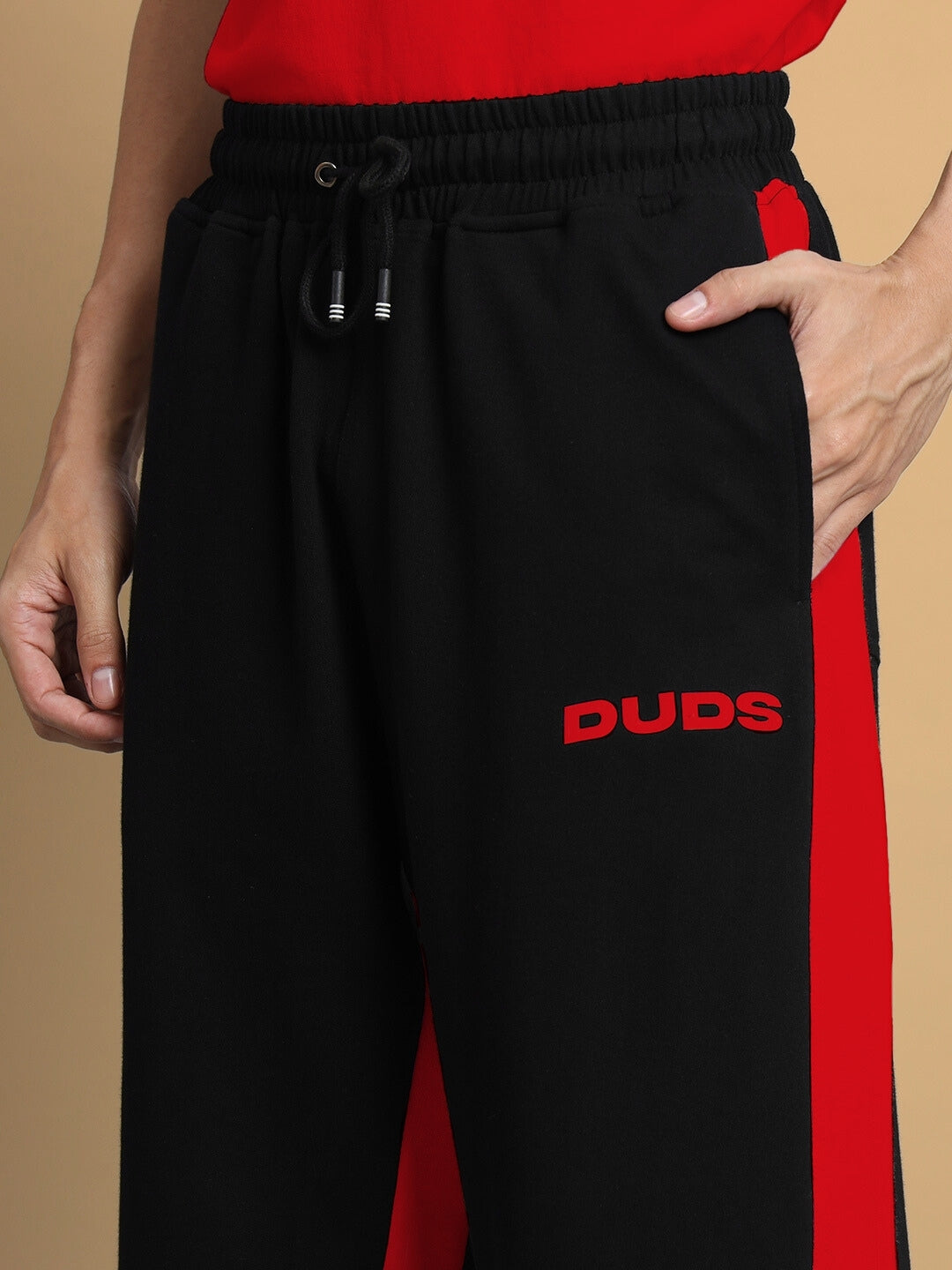 SIDE SEAM BAGGY JOGGERS (BLACK-RED)