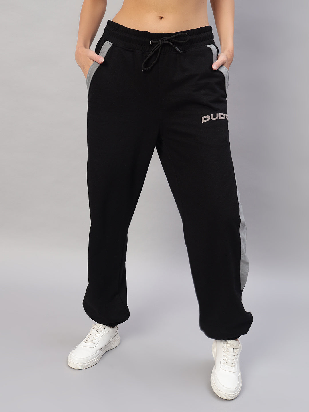 WOMEN'S TRACKPOINT BAGGY JOGGERS (BLACK-GREY)