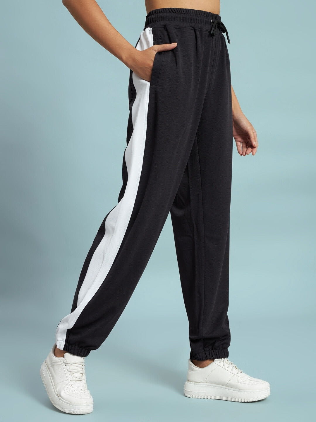 WOMEN'S EUPHORIA JOGGERS (BLACK-WHITE)