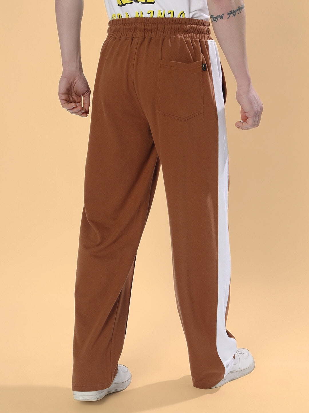 SIDE SEAM PLATED JOGGERS (BROWN)