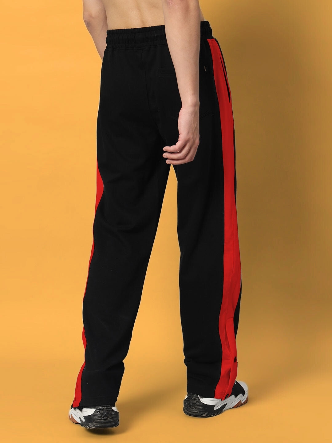 FLURRY CONTRAST JOGGERS (BLACK-RED)