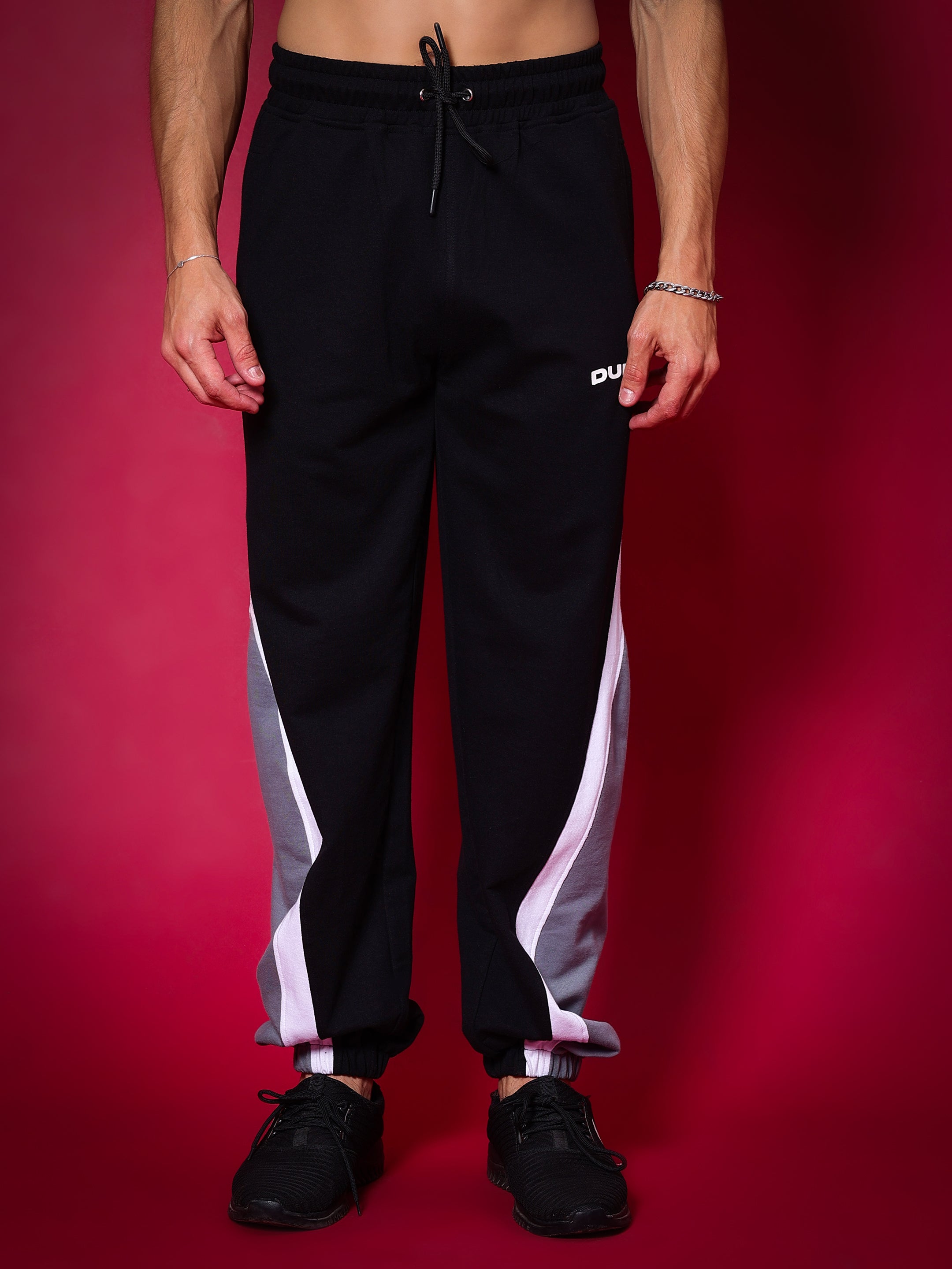 LOVE TRIANGLE BAGGY JOGGERS (BLACK-GREY)