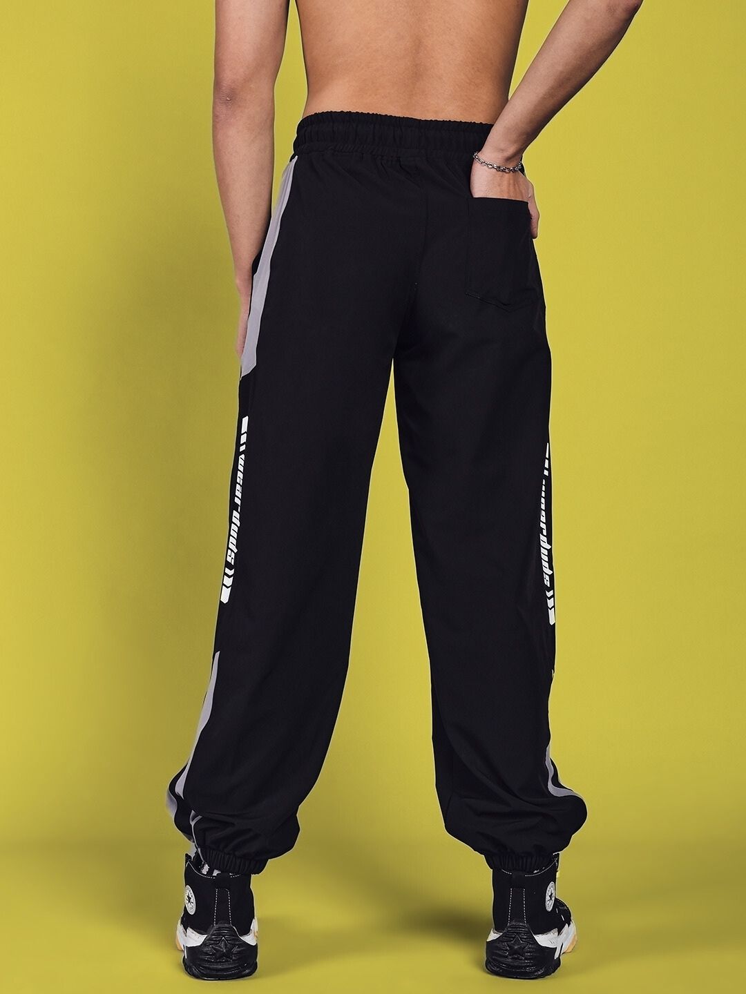 DANNY RELAXED FIT CARGO PANTS (BLACK)