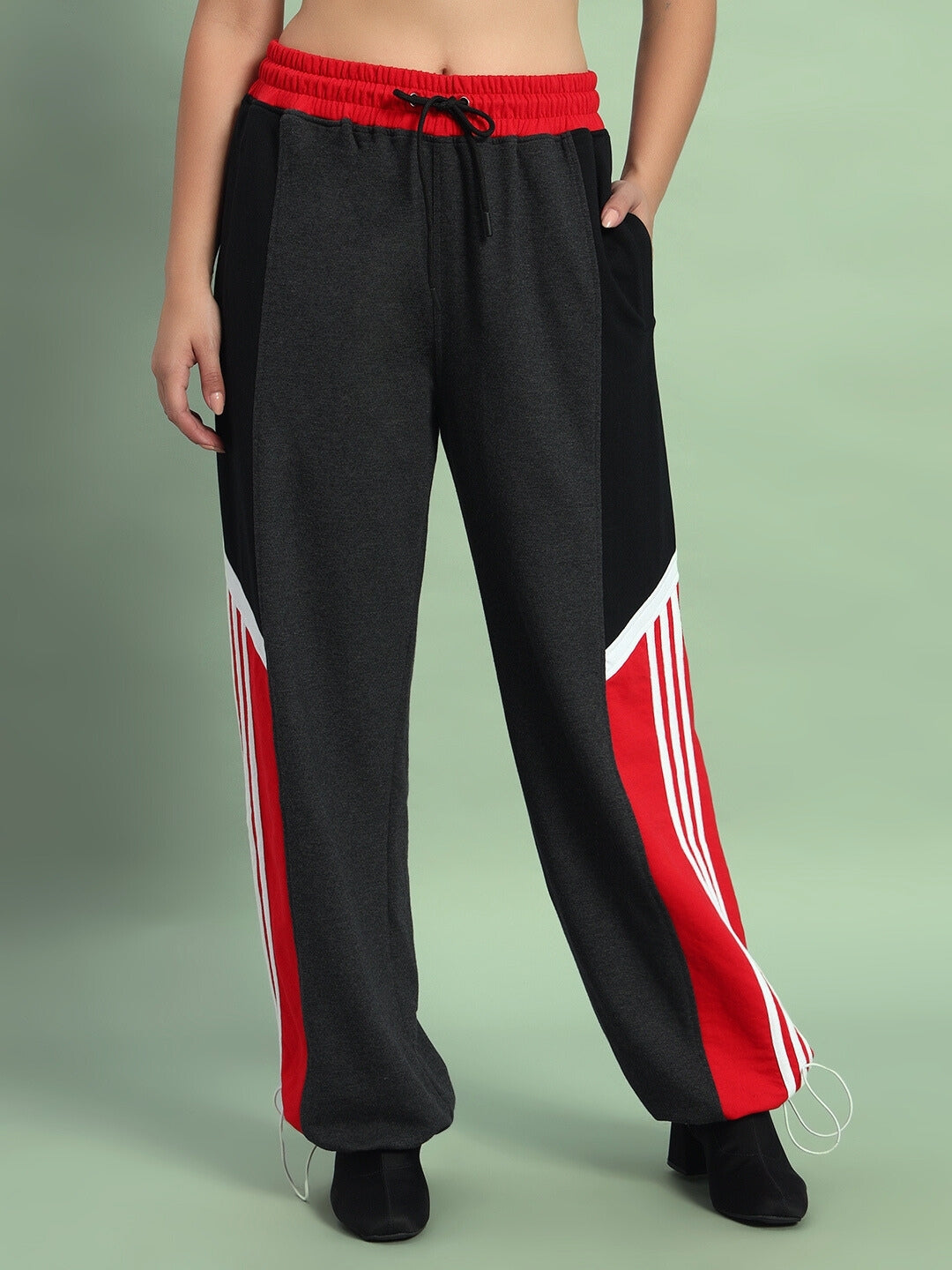 WOMEN'S SNICKER RELAXED-FIT JOGGERS (D GREY-RED)