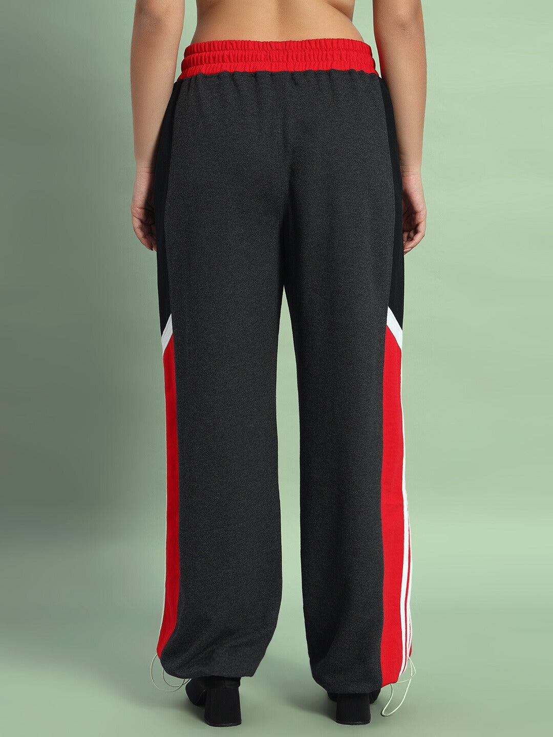 WOMEN'S SNICKER RELAXED-FIT JOGGERS (D GREY-RED)