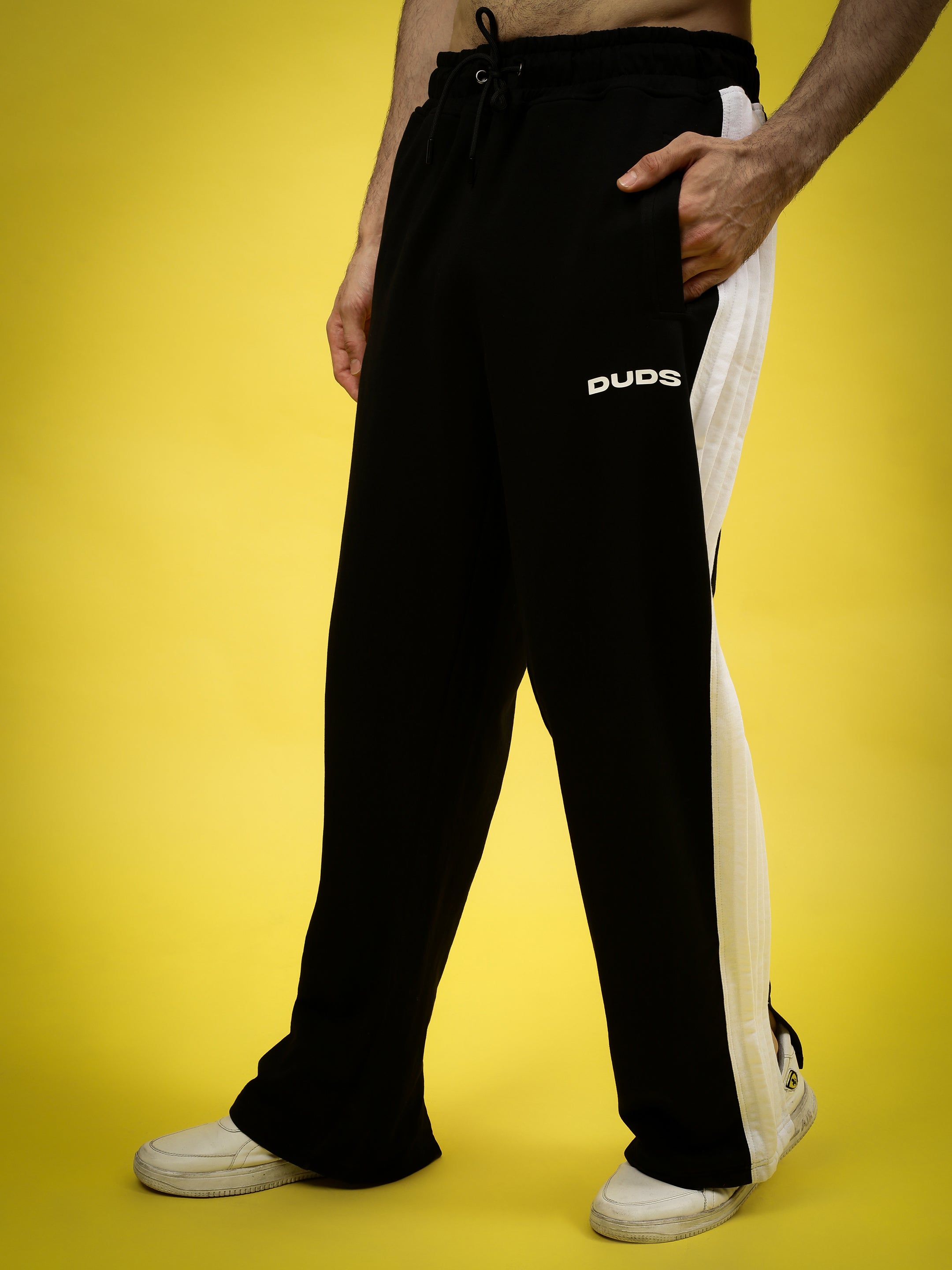 REGAL BAGGY JOGGERS (BLACK WHITE)