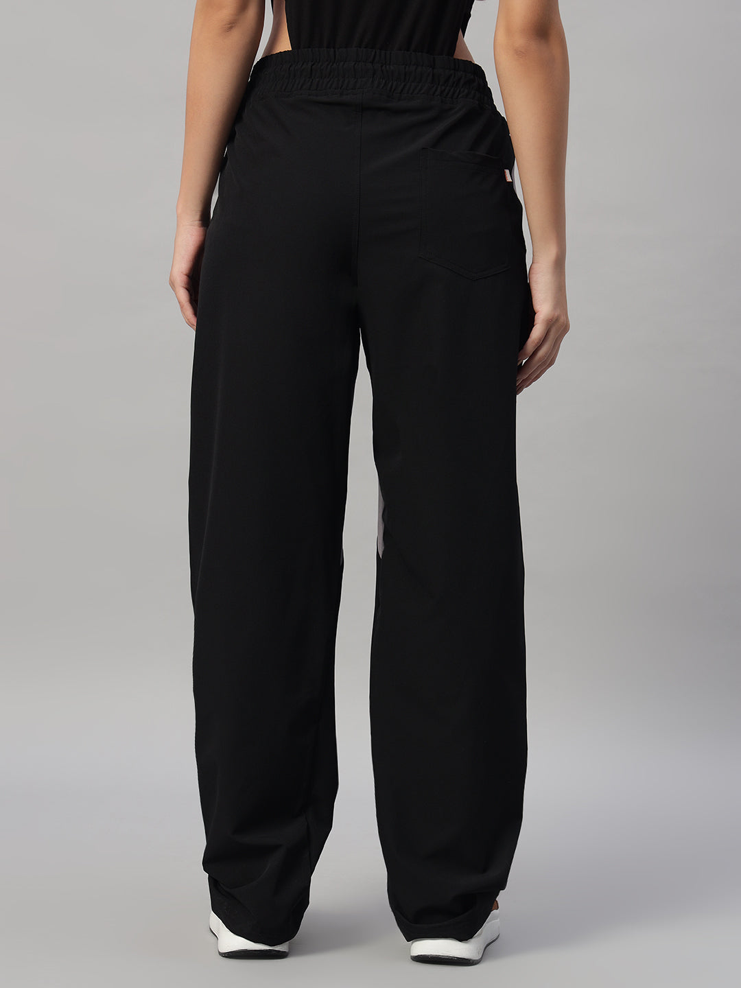 WOMEN'S RANGER RELAXED FIT CARGO PANTS (BLACK)