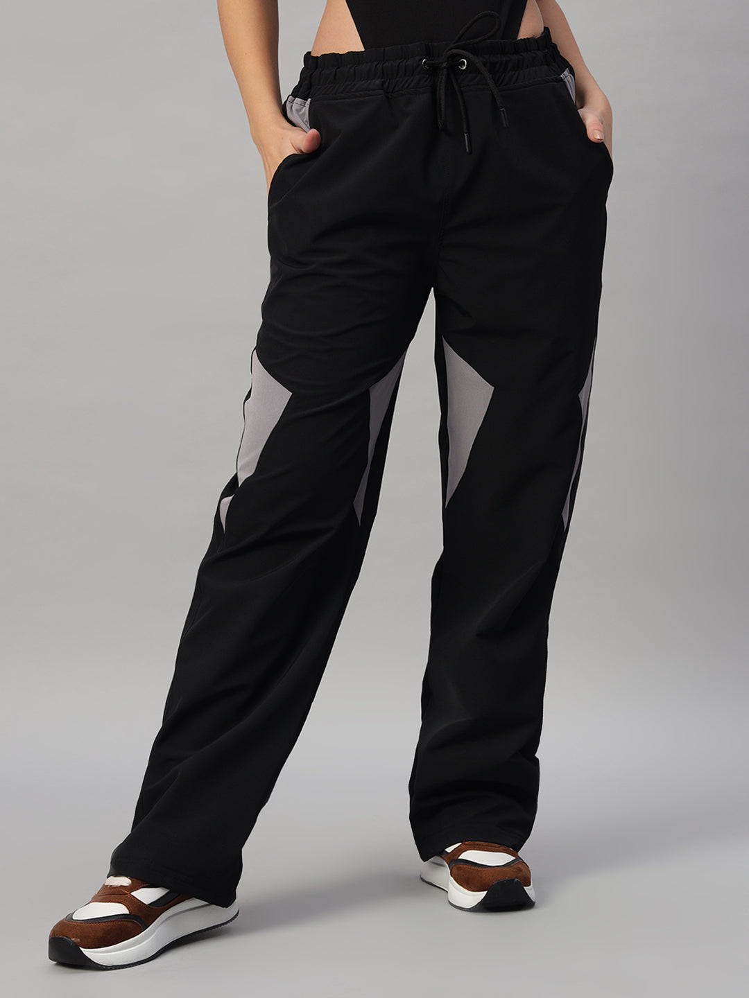 WOMEN'S RANGER RELAXED FIT CARGO PANTS (BLACK)