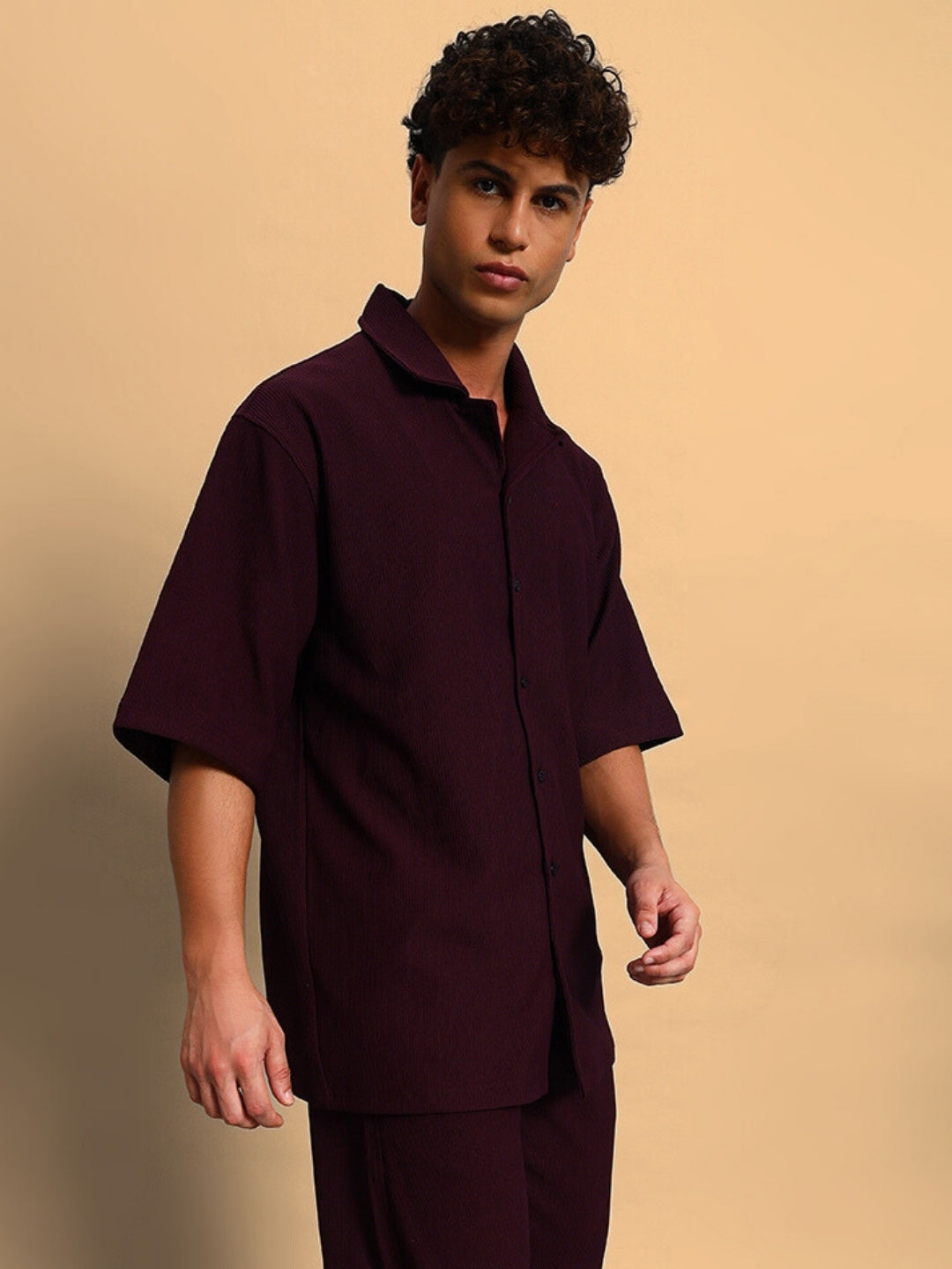 Frowzy Solid Shirt (Wine)