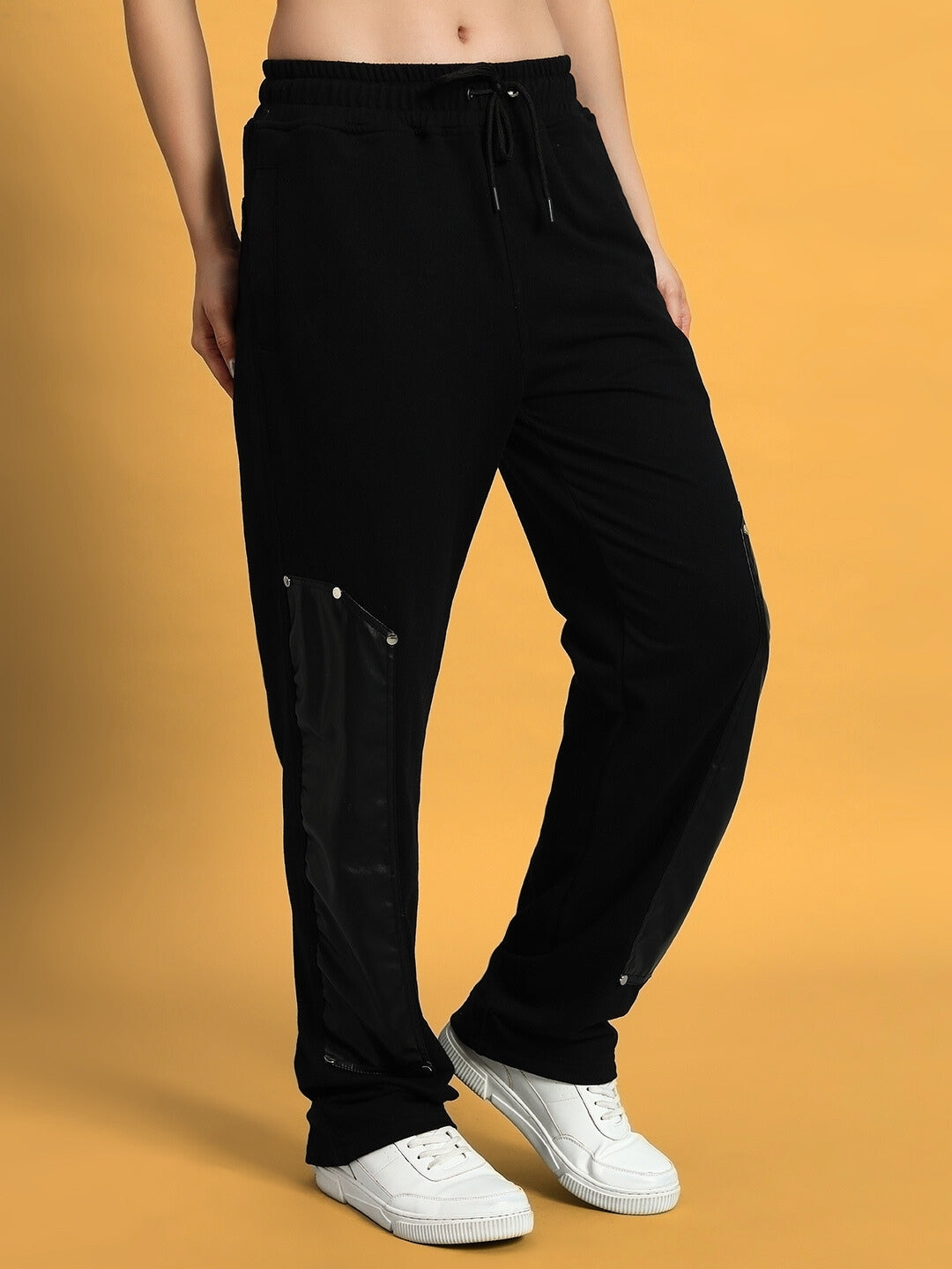 WOMEN'S RACCOON LEATHER PATCH JOGGERS (BLACK)