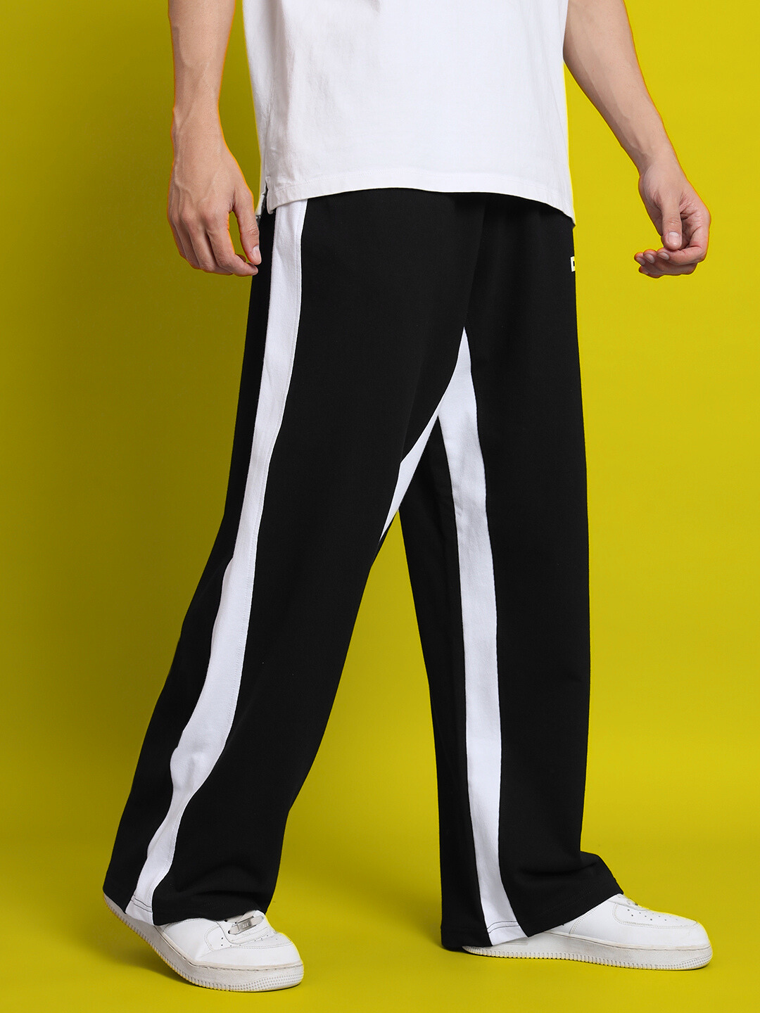 SIDE SEAM BAGGY JOGGERS (BLACK)