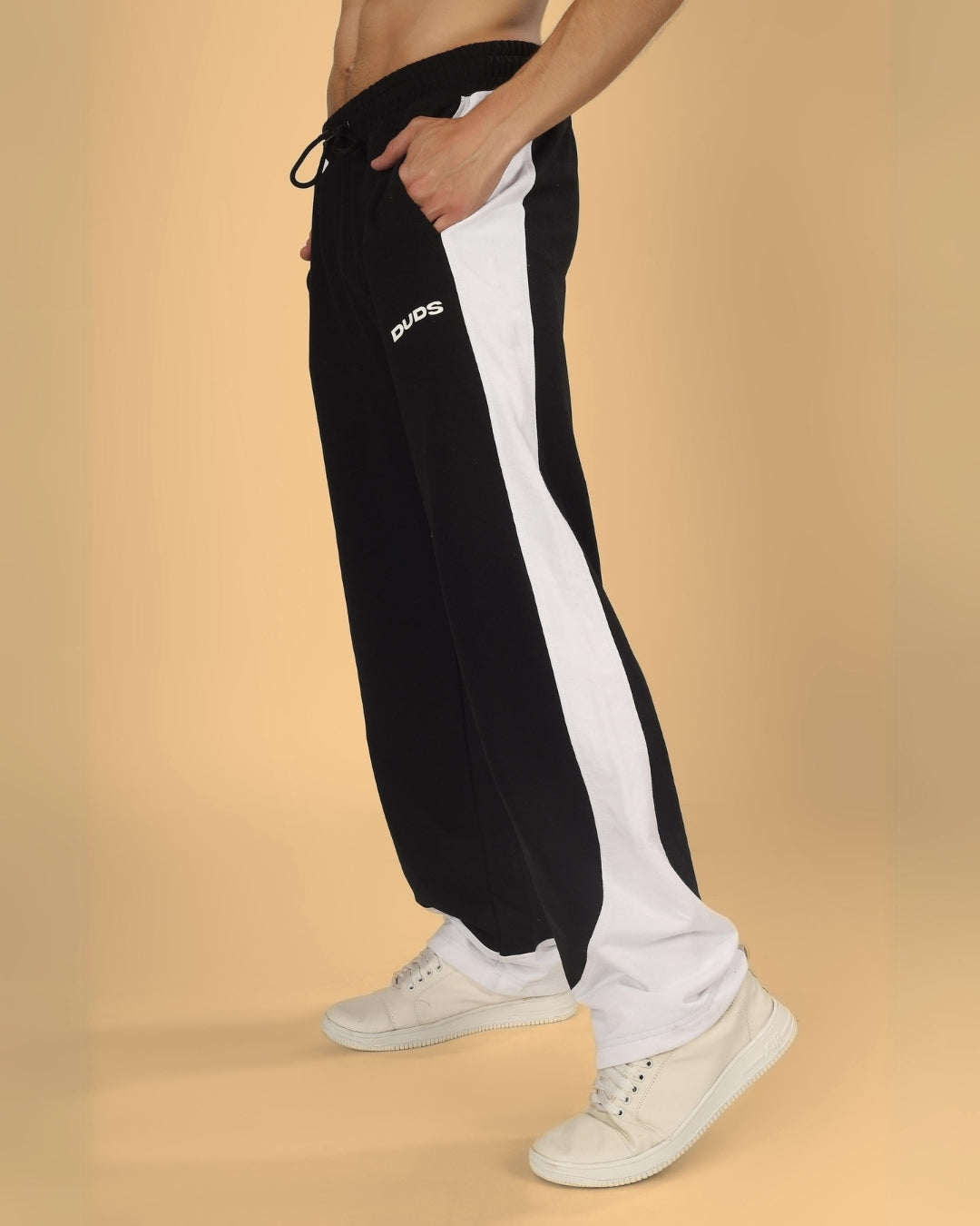 HURTLE BAGGY JOGGERS (BLACK-WHITE)