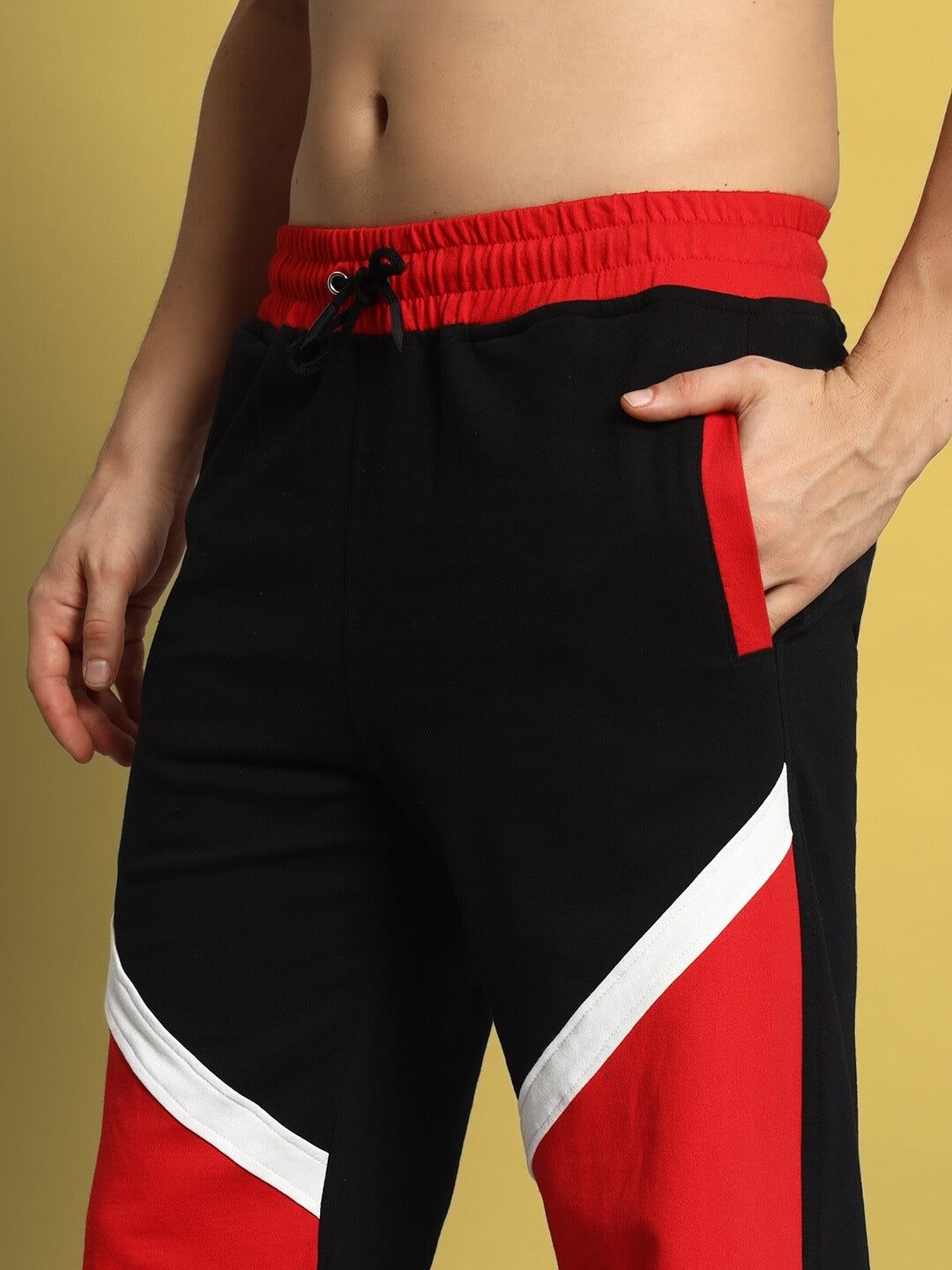 SHROUD RELAXED FIT JOGGERS (BLACK-RED)