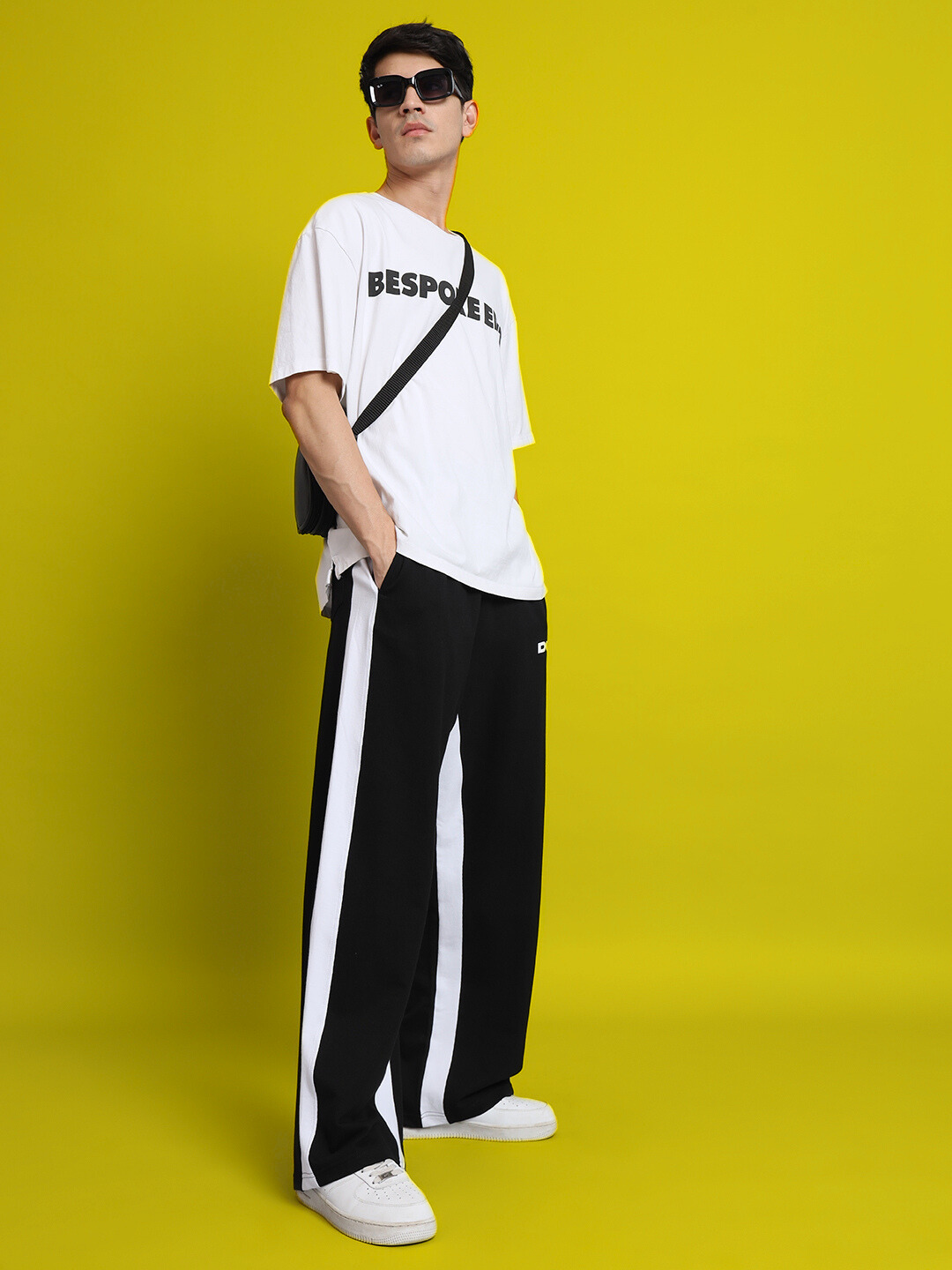 SIDE SEAM BAGGY JOGGERS (BLACK)