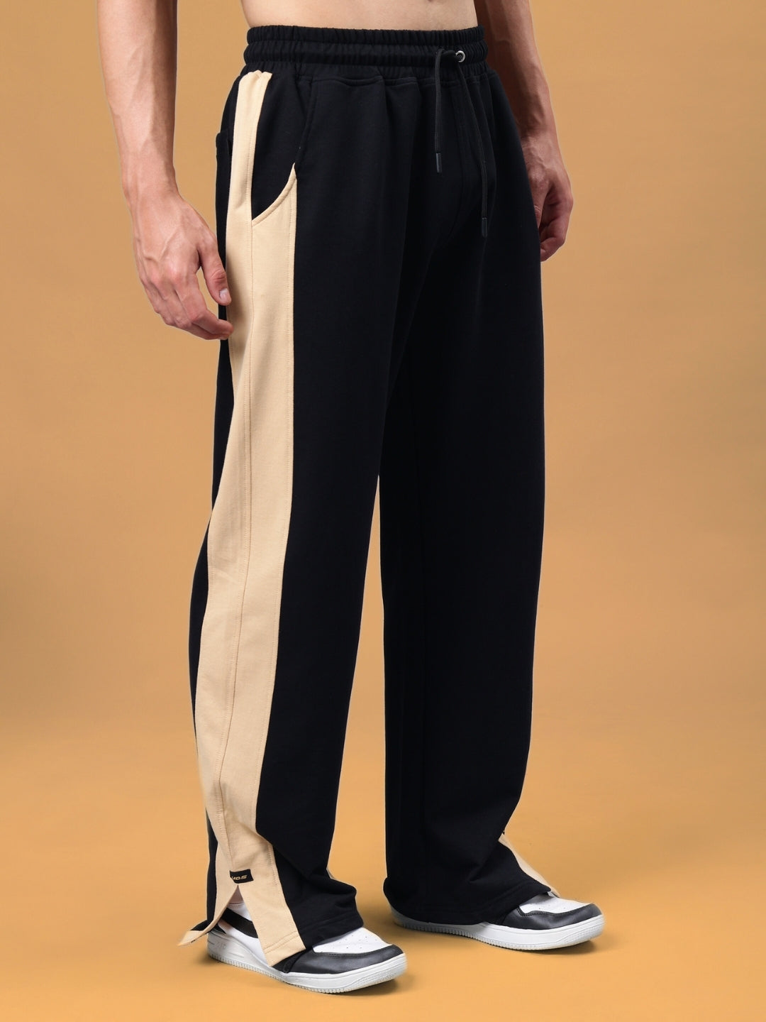 PARADISE SIDE SLIT JOGGERS (BLACK-BEIGE)