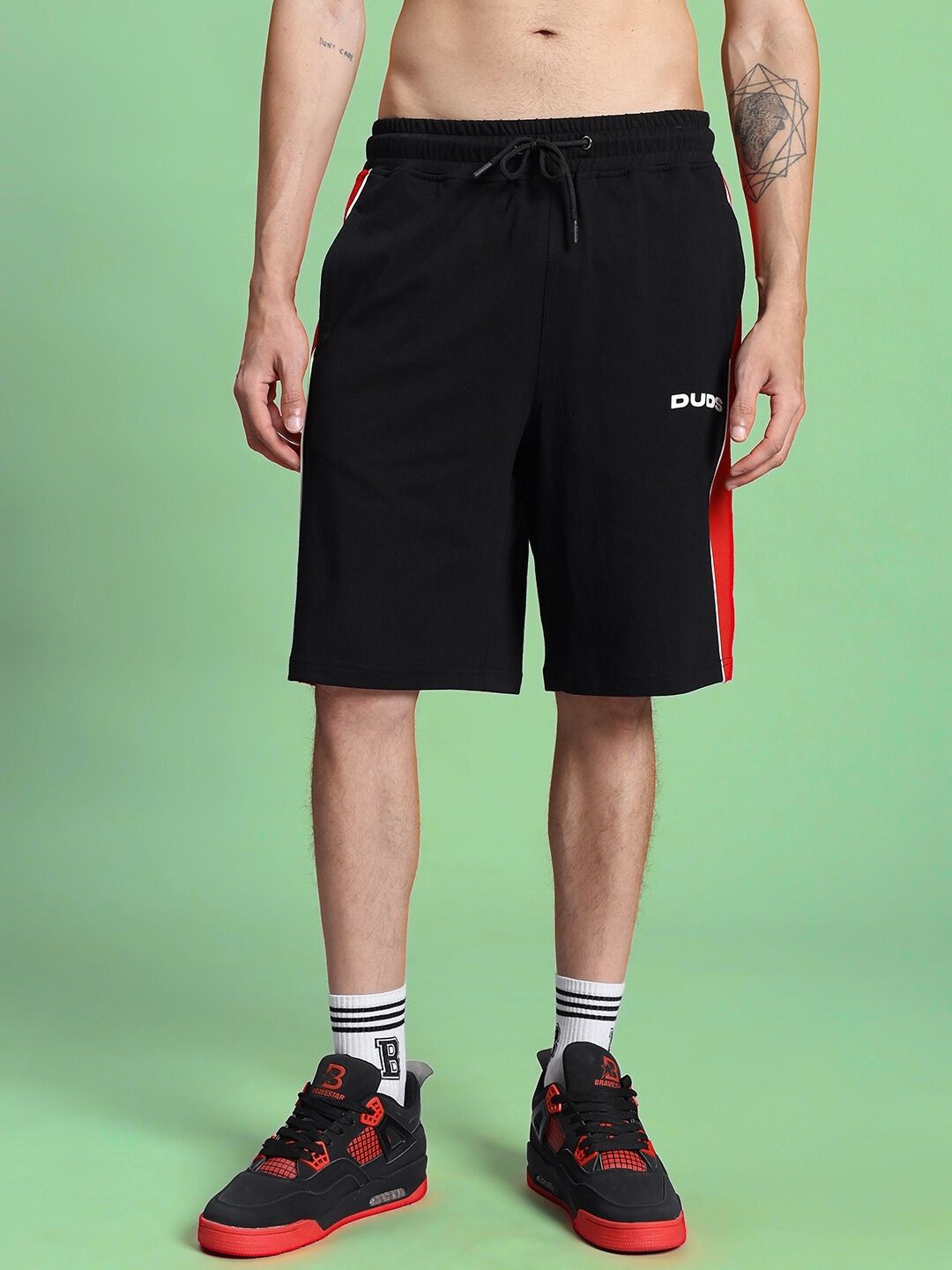 DRIFT REGULAR FIT SHORTS (BLACK)