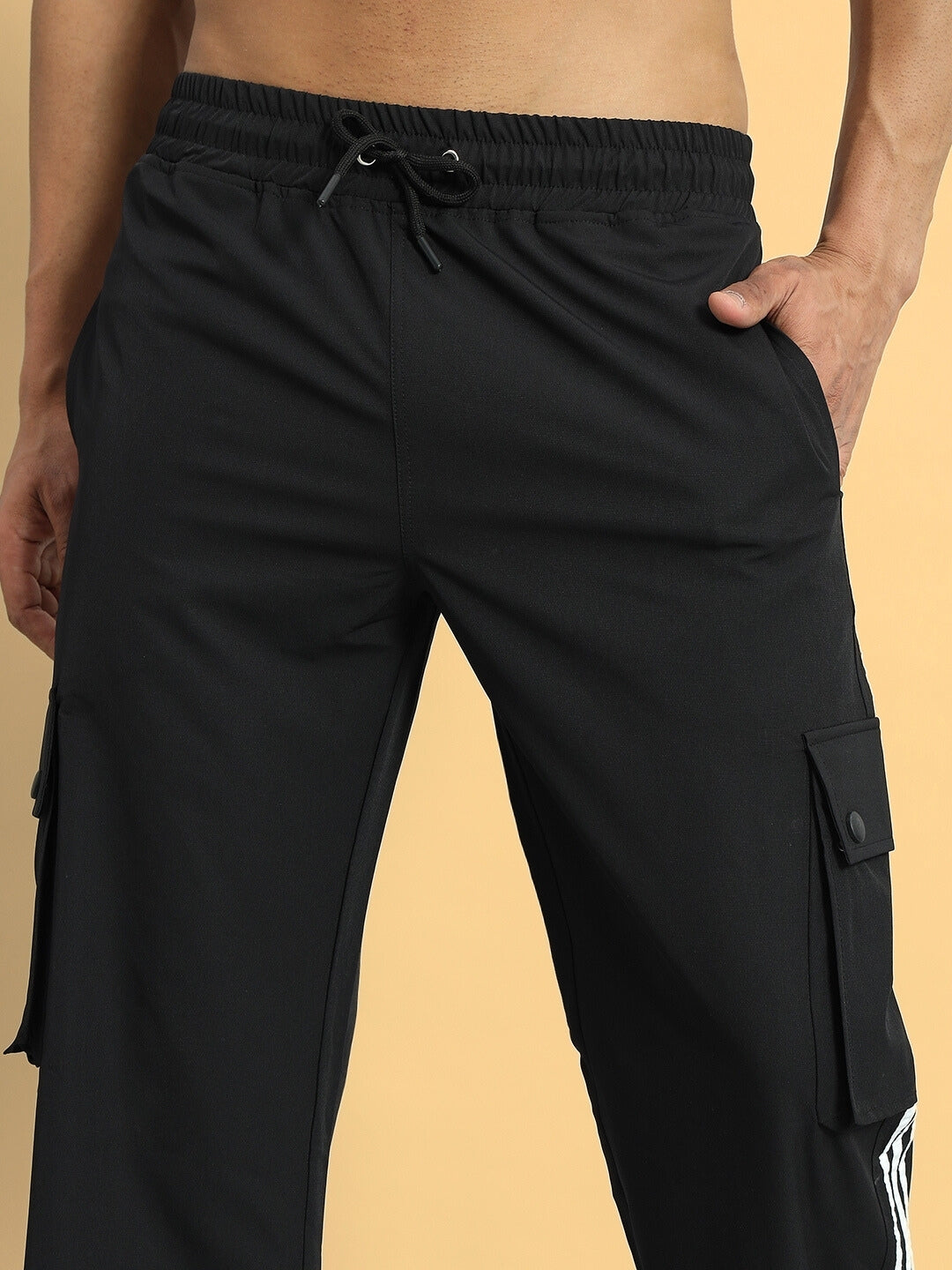 Nova Relaxed Fit Cargo Pants (Black)