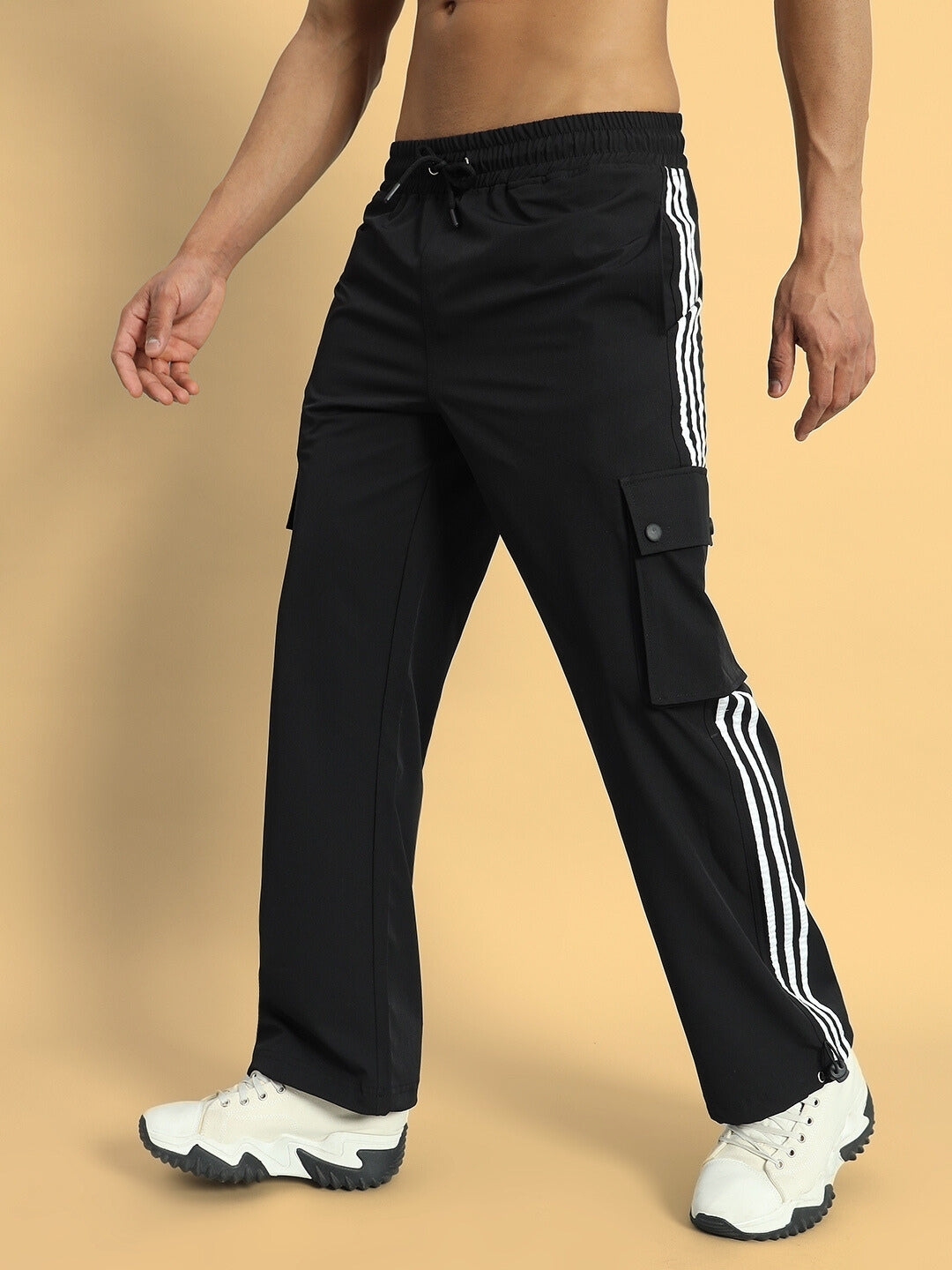 Nova Relaxed Fit Cargo Pants (Black)