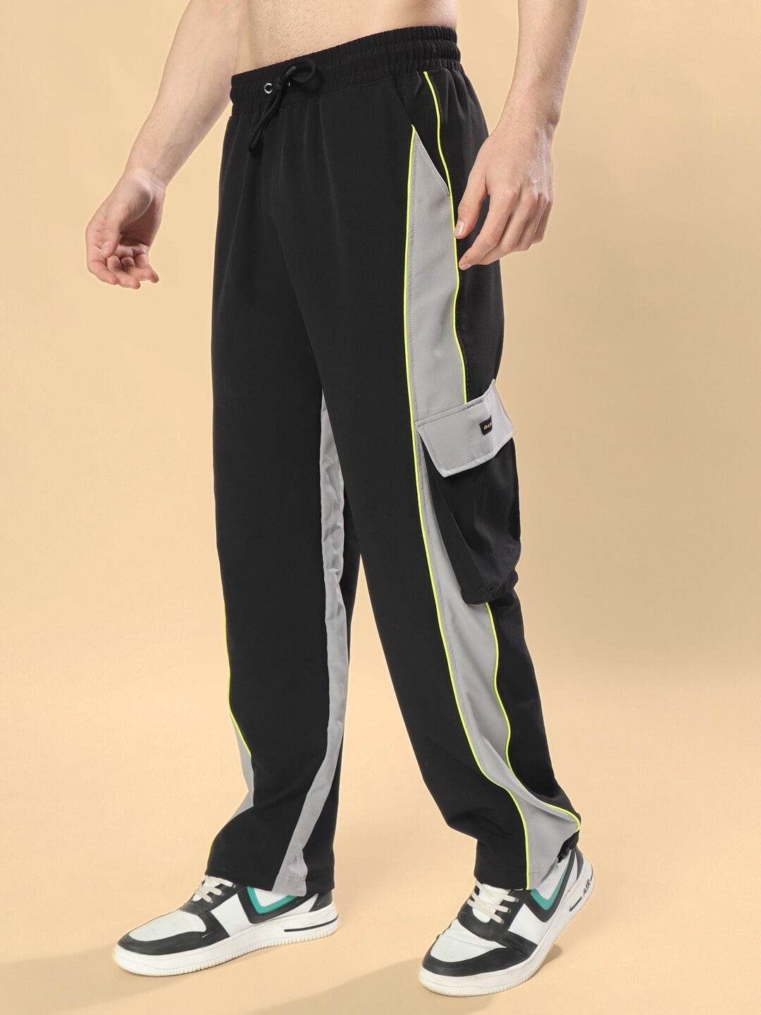 Crazy Relaxed Fit Cargo Pants (Black-Grey)