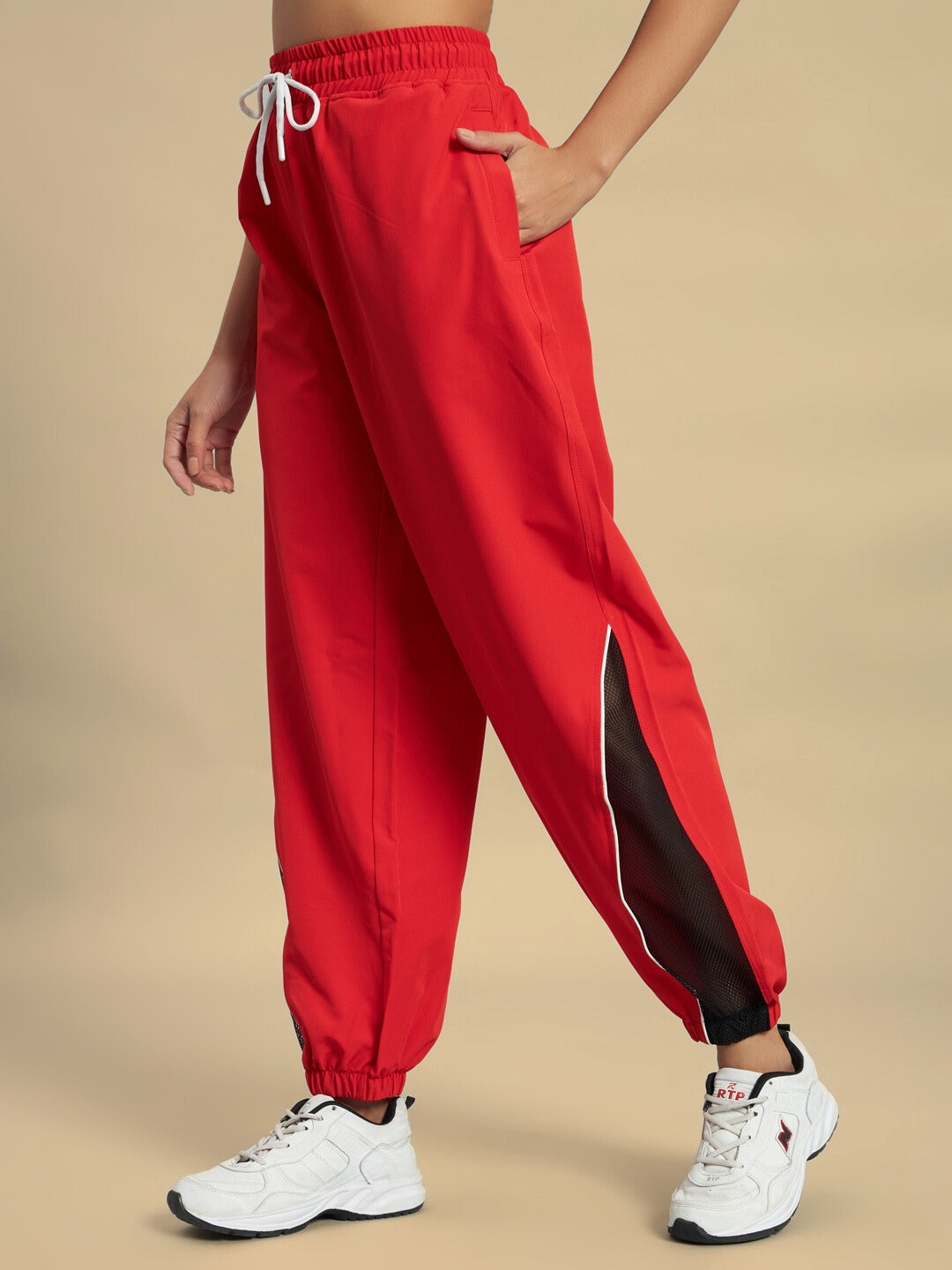 WOMEN'S PLEXUS JOGGERS (RED)