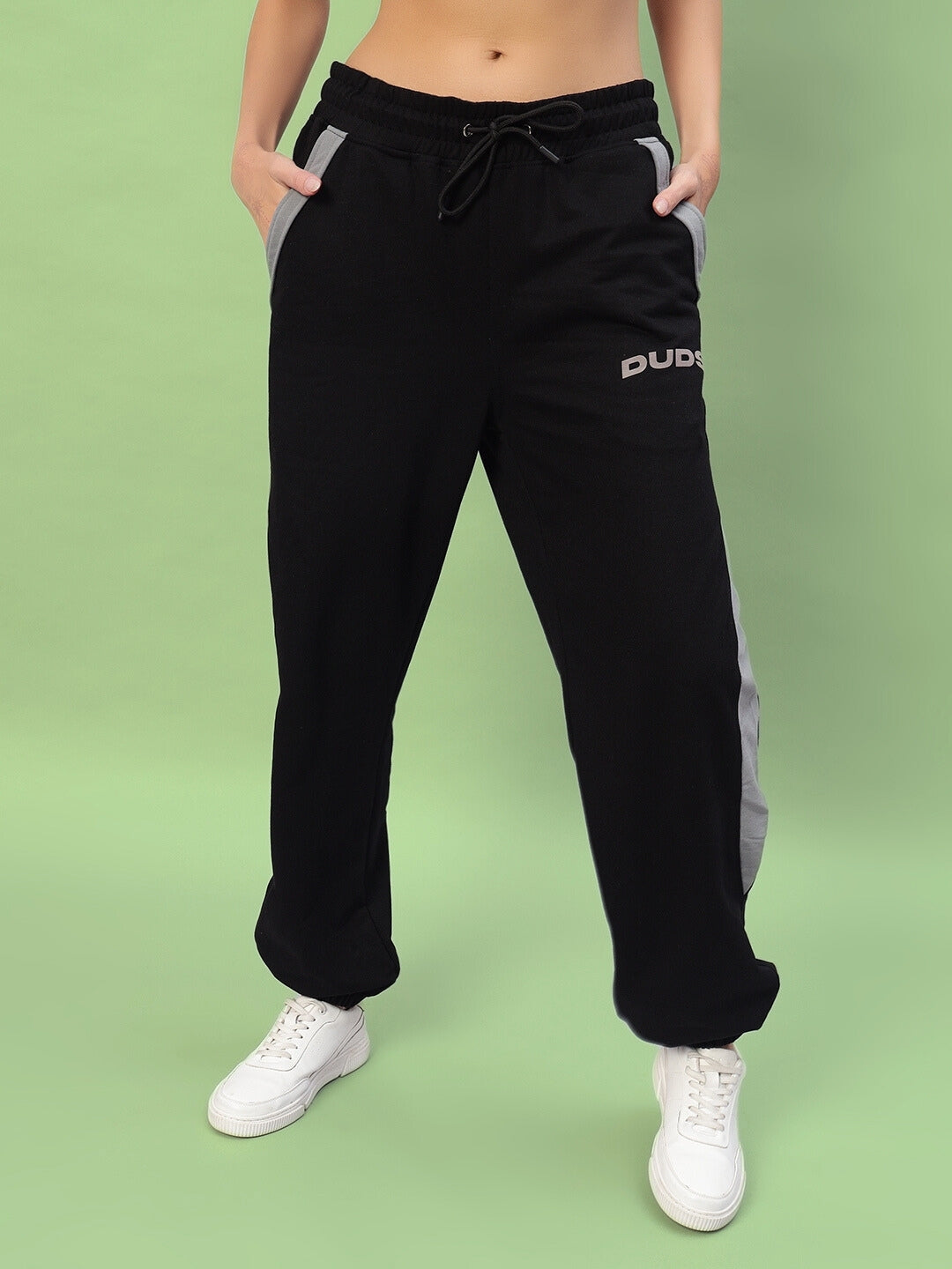 WOMEN'S TRACKPOINT BAGGY JOGGERS (BLACK-GREY)