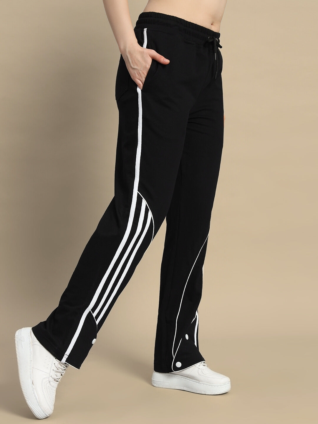 WOMEN'S RIPPLE CONTRAST JOGGERS (BLACK)