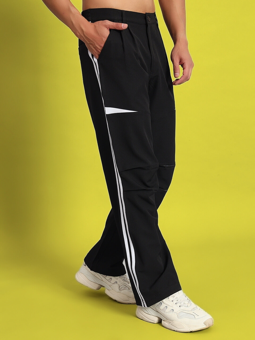 Drove Relaxed Fit Cargo Pants (Black)