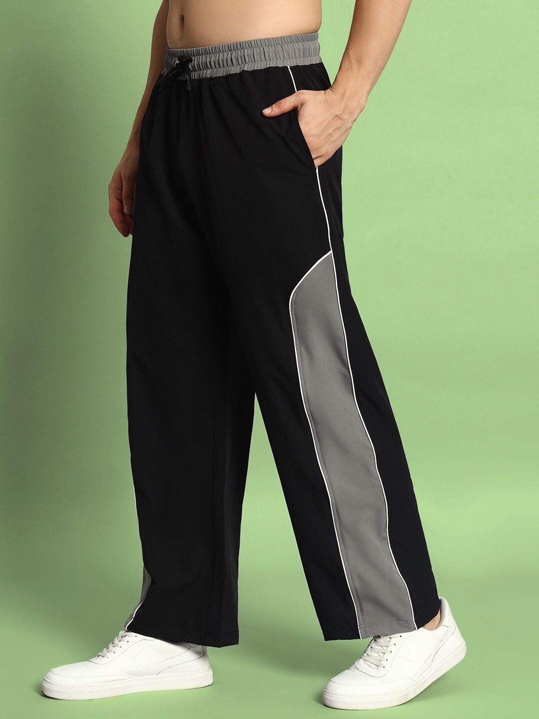 Strom Relaxed Fit Cargo Pants (Black-Grey)