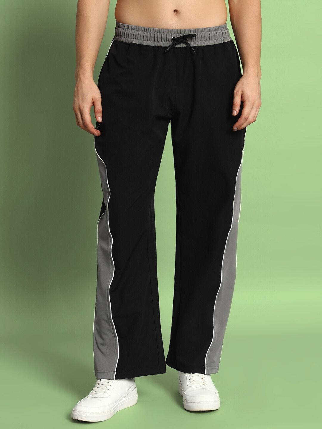 Strom Relaxed Fit Cargo Pants (Black-Grey)