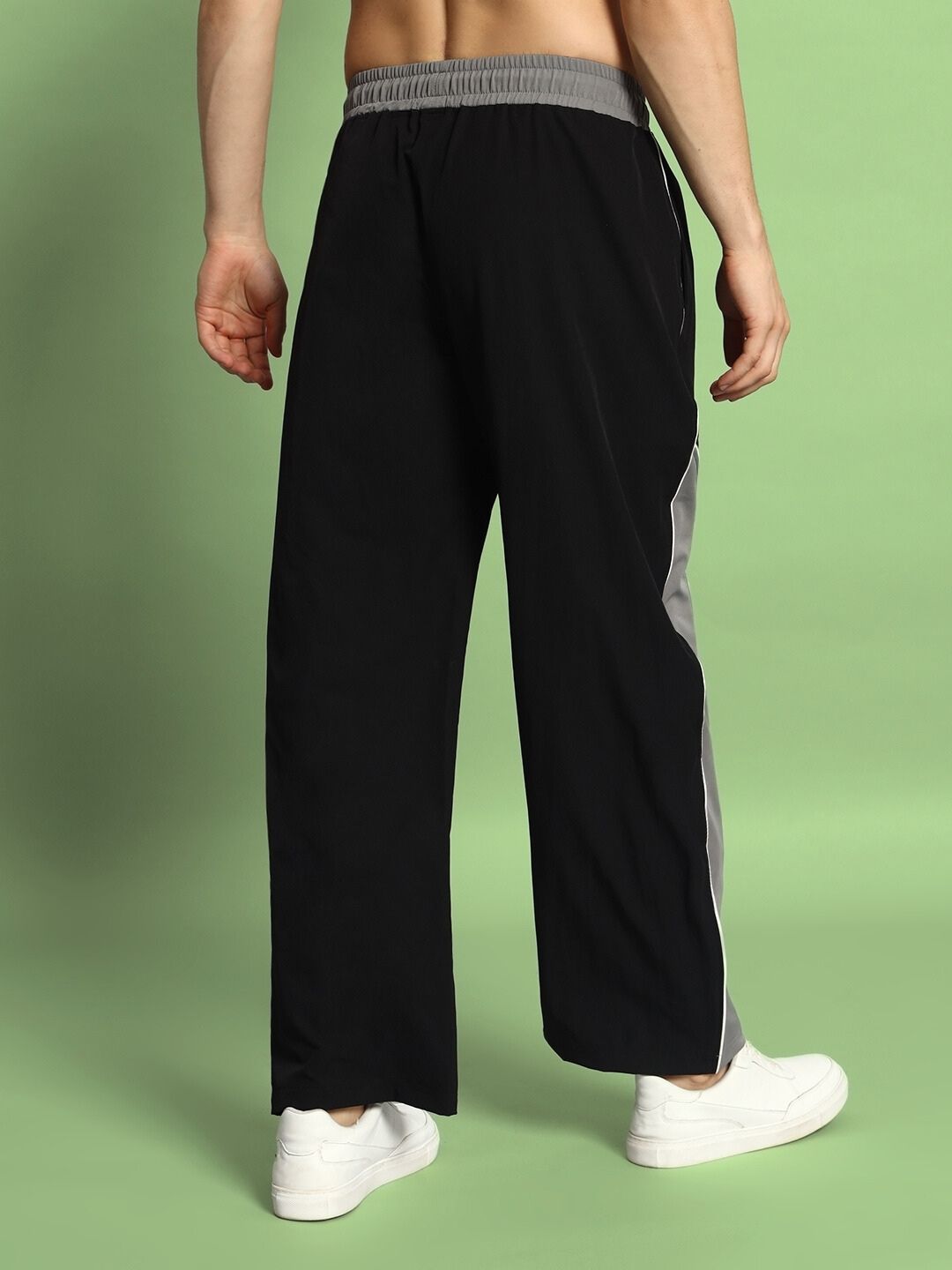 Strom Relaxed Fit Cargo Pants (Black-Grey)