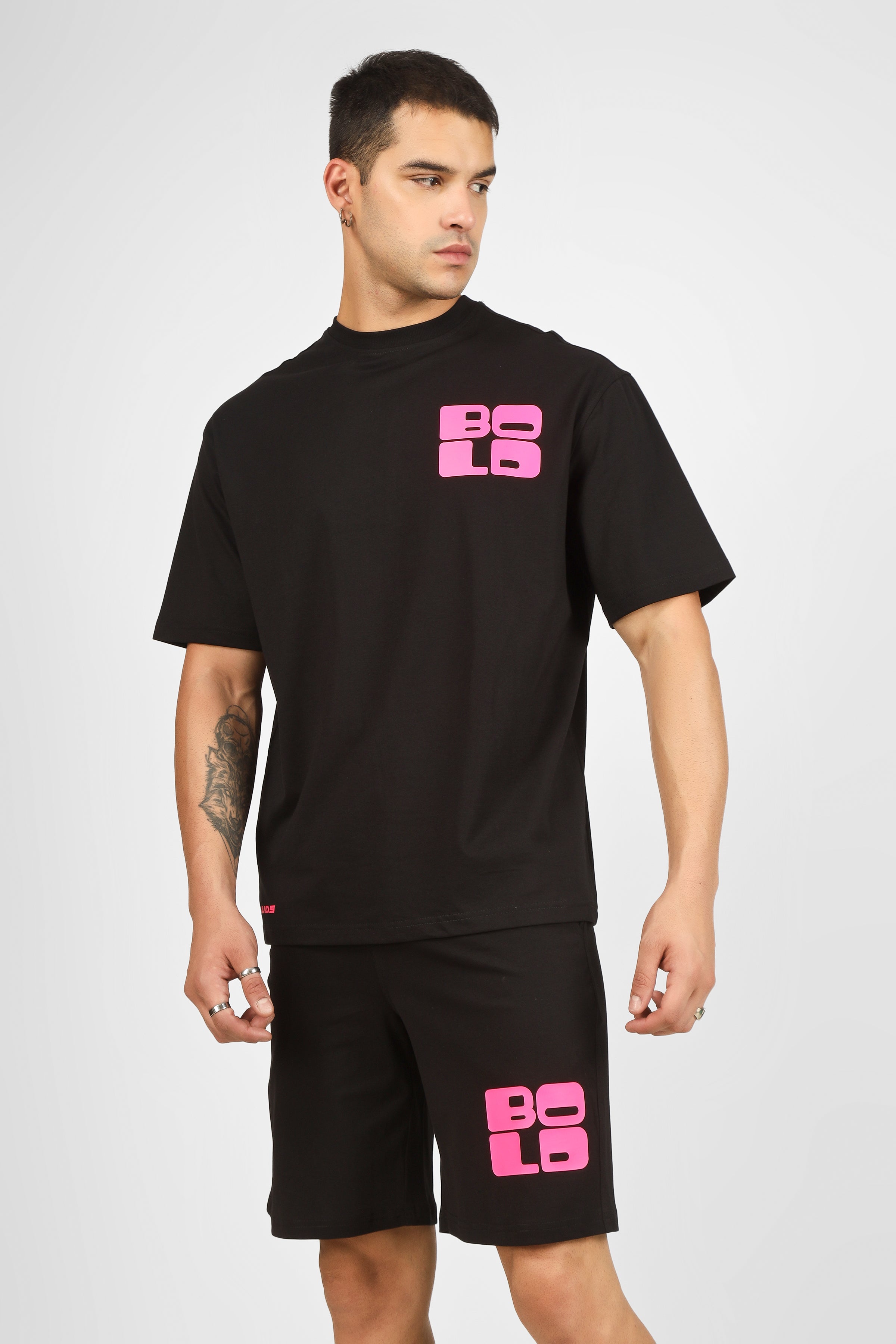 Bold Over-Sized T-Shirt (Black) - Wearduds