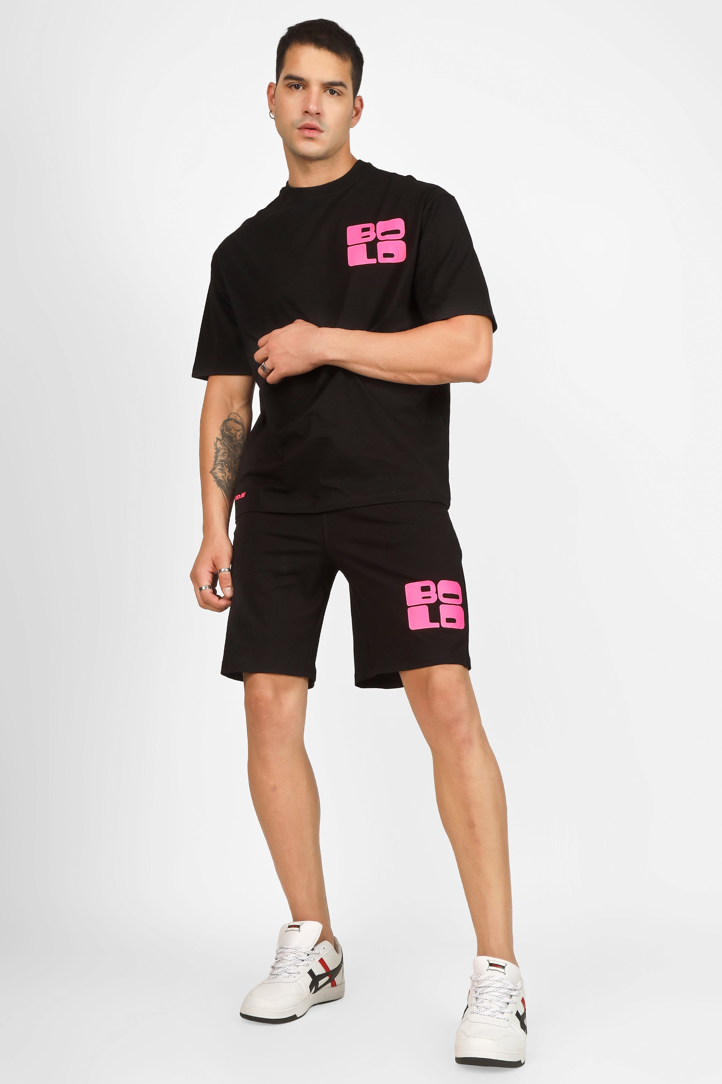 Bold Over-Sized T-Shirt (Black) - Wearduds