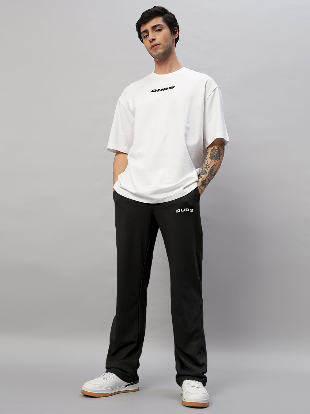 NEW ERA RELAXED FIT JOGGERS (BLACK)