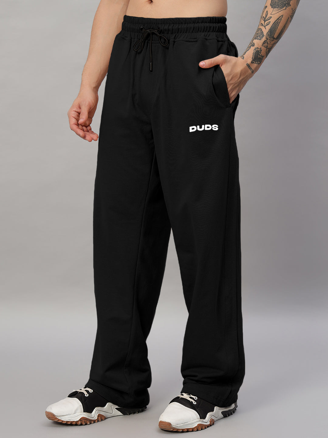 QUANTUM RELAXED-FIT JOGGERS (BLACK)