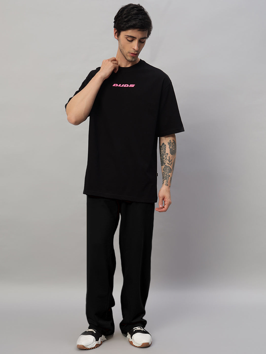 QUANTUM RELAXED-FIT JOGGERS (BLACK)